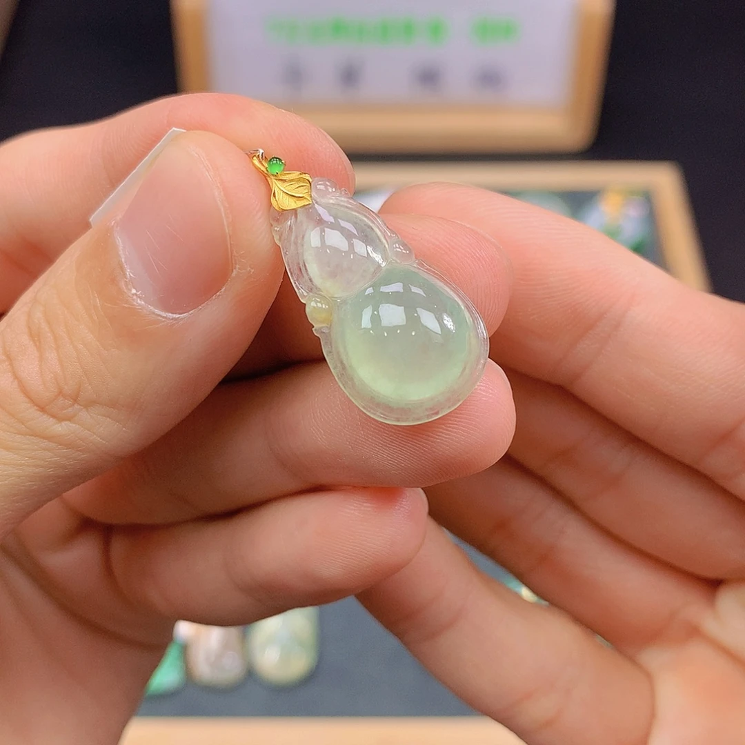 颈饰18K金镶嵌翡翠翡翠