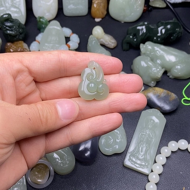 未镶嵌和田玉挂件