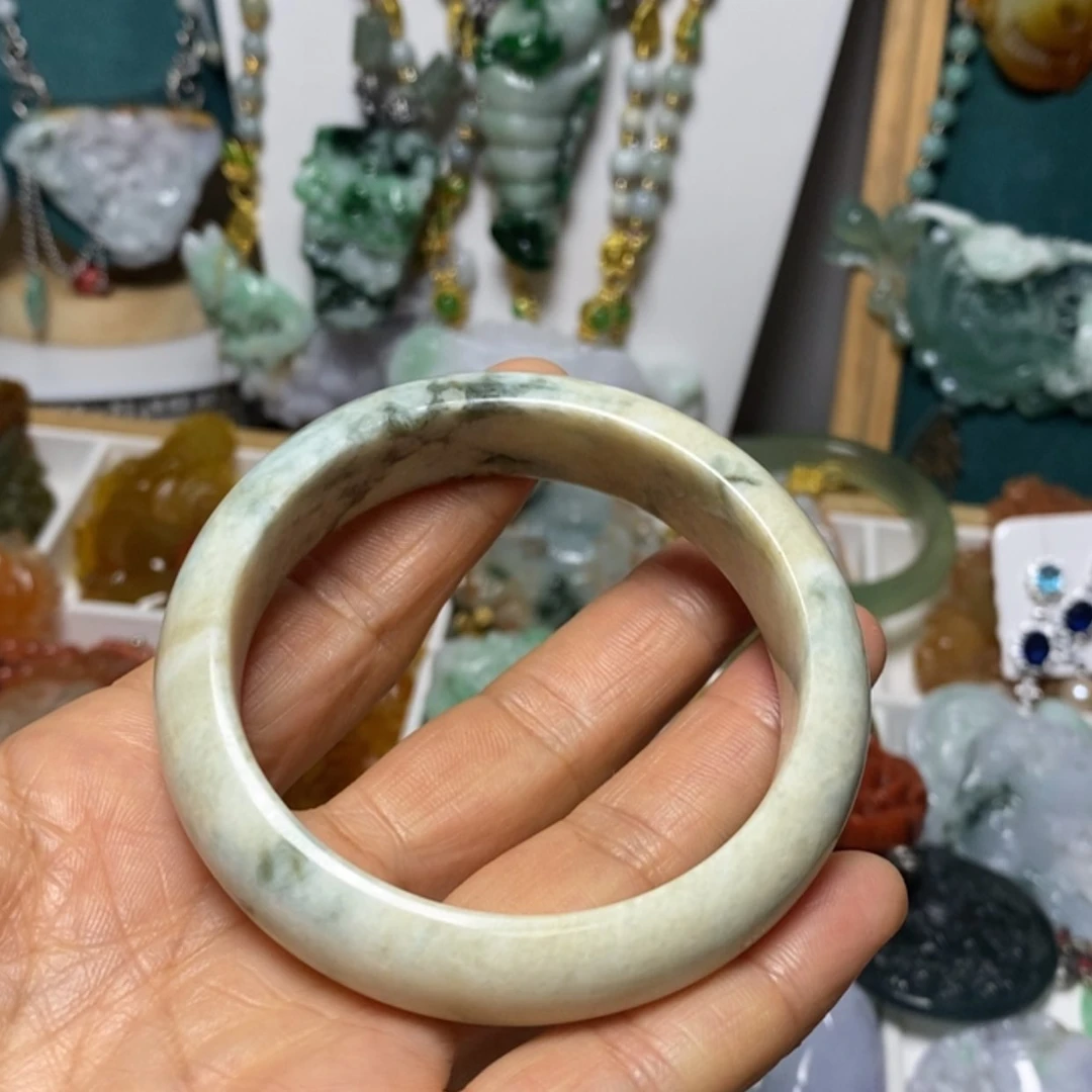 【闪购商品】翡翠吊坠(赠链)未镶嵌
