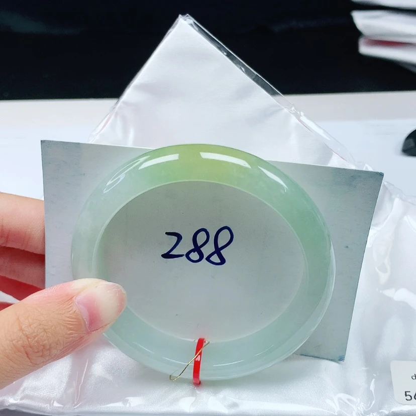 【闪购商品】翡翠手镯未镶嵌56圈