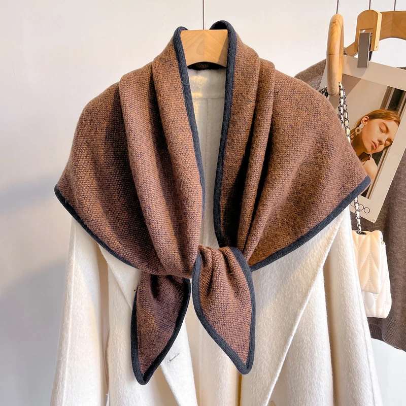 英格兰格子纯羊毛三角披肩外搭女士冬季针织羊绒围巾送礼妈妈保暖