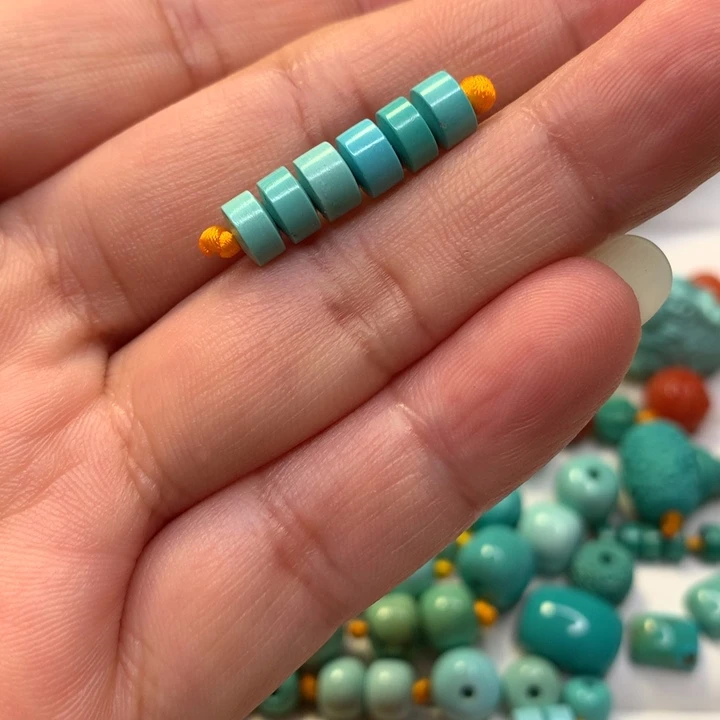 绿松石未镶嵌颈饰