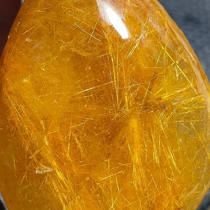 久***伊未镶嵌发晶颈饰这