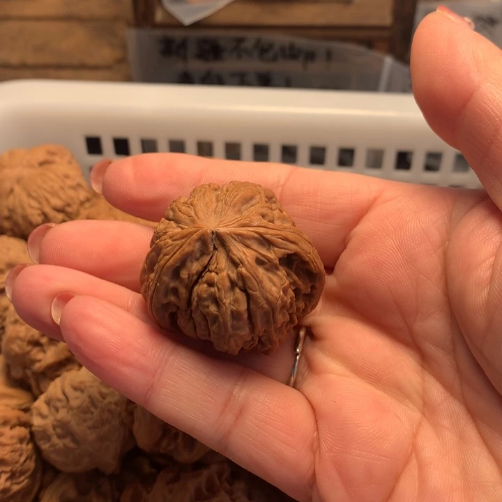 ****人文玩核桃吊坠元宝……