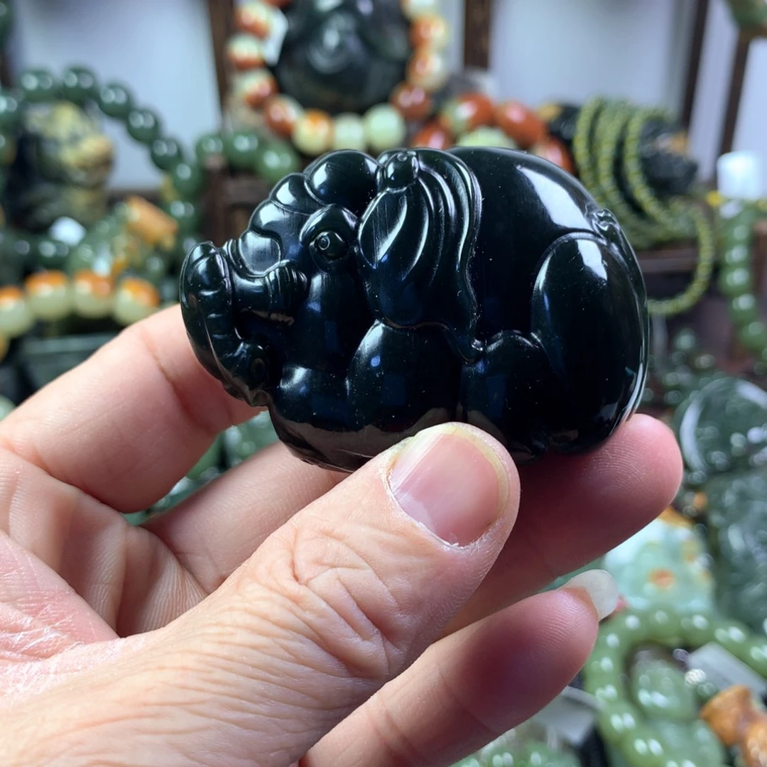 透闪石质玉把件未镶嵌金*