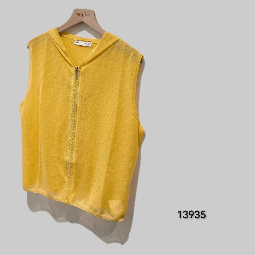 13935（部分无水洗唛，介意慎拍） WANGDAN新款薄款连帽拉链开衫背心