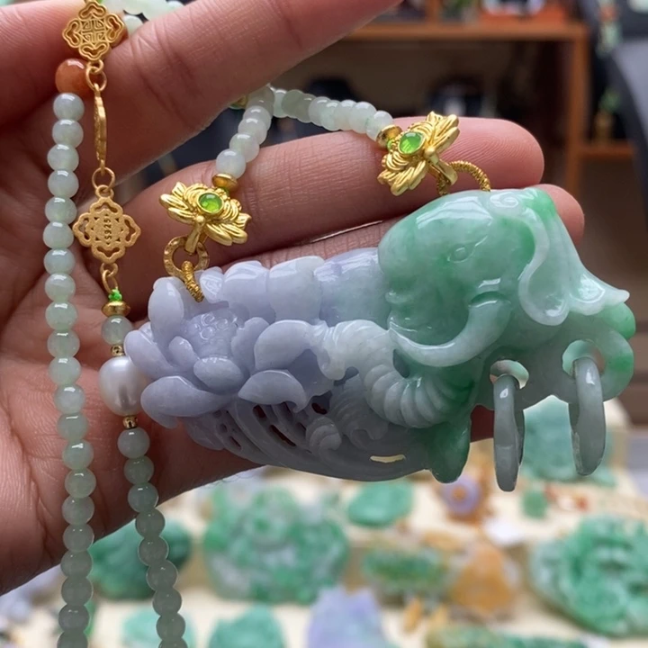 翡翠颈饰未镶嵌翡翠吊坠