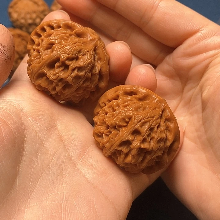 文玩核桃把件宫灯