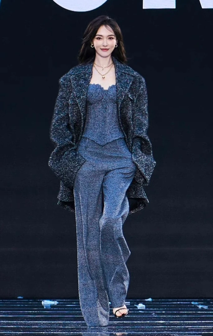 F（经典专属）2025户外高端无痕压胶时尚经典男款圆领短袖