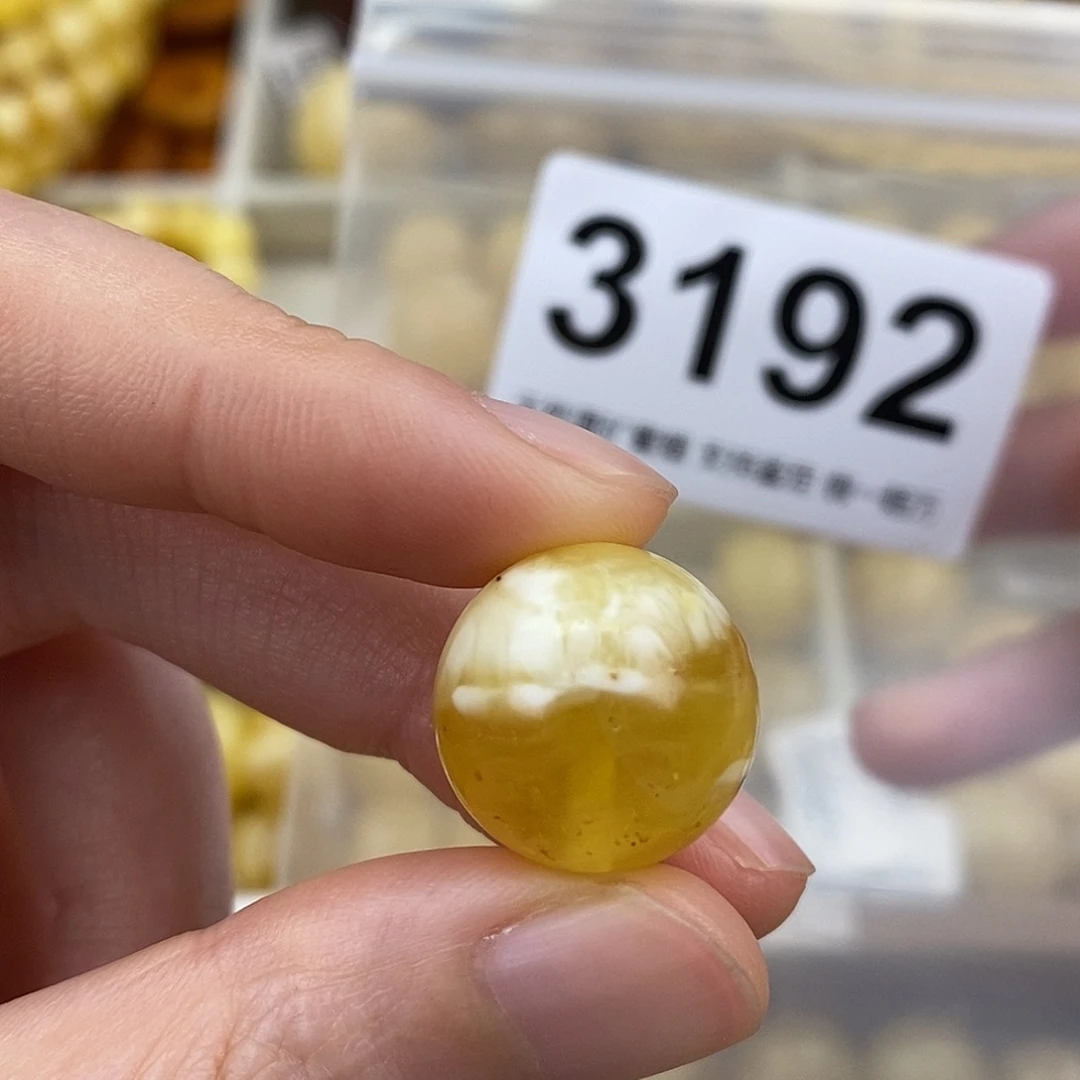 蜜蜡未镶嵌珠宝奇石17