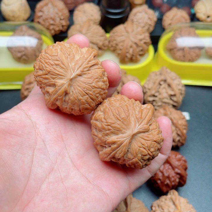 文玩核桃把件平谷大团圆狮子头44×45×35