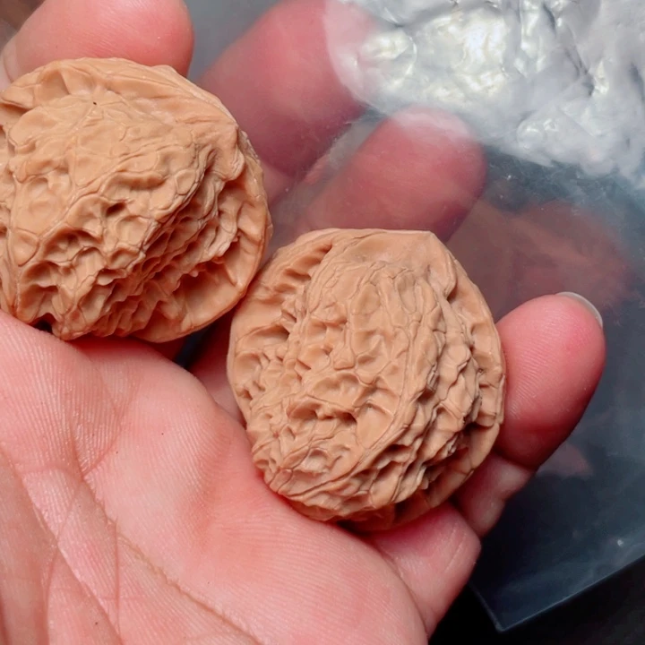 小****桃核手串绵红狮子头