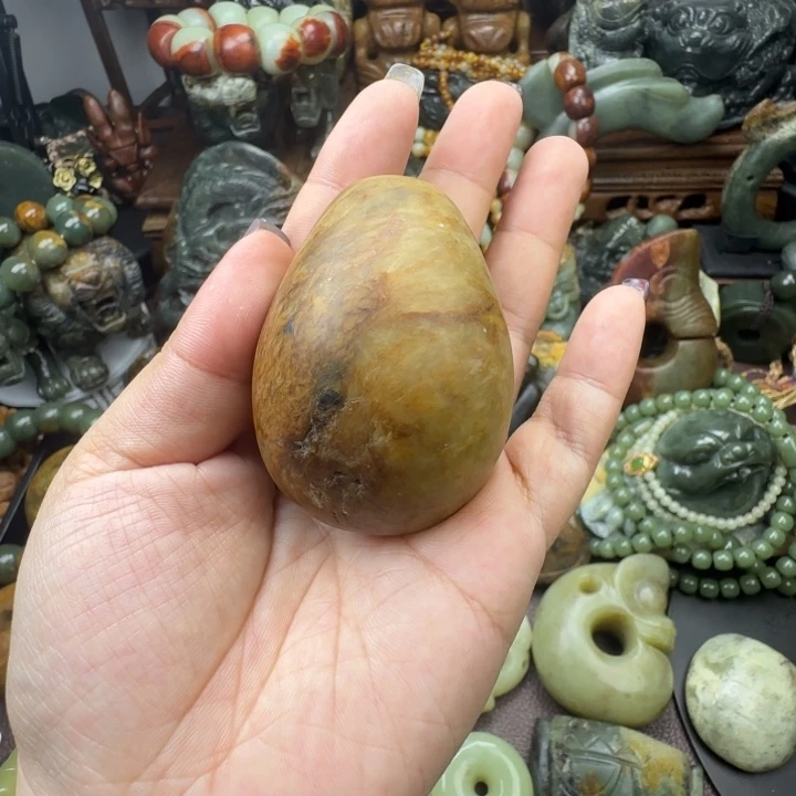 透闪石质玉未镶嵌珠宝奇石