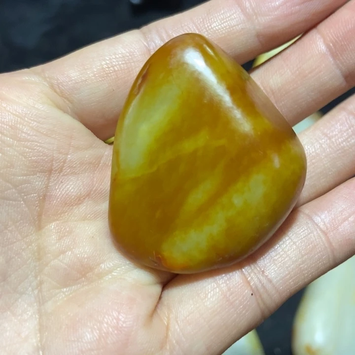 未镶嵌和田玉（糖玉）挂件