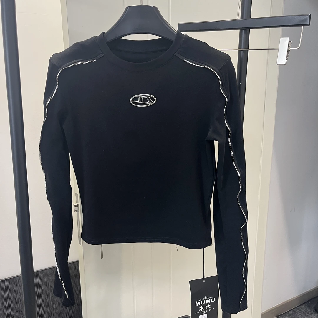 长袖圆领短款休闲风立体装饰T恤街头风几何修身型常规宽松型