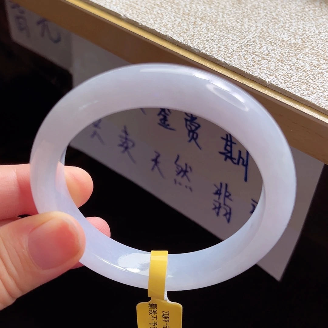 翡翠手镯未镶嵌手镯
