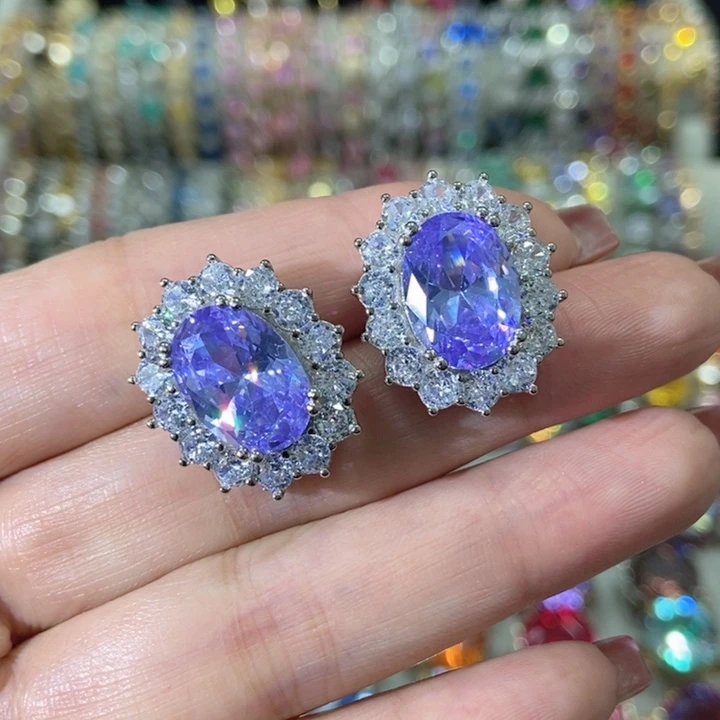 66锆石（处理）耳钉