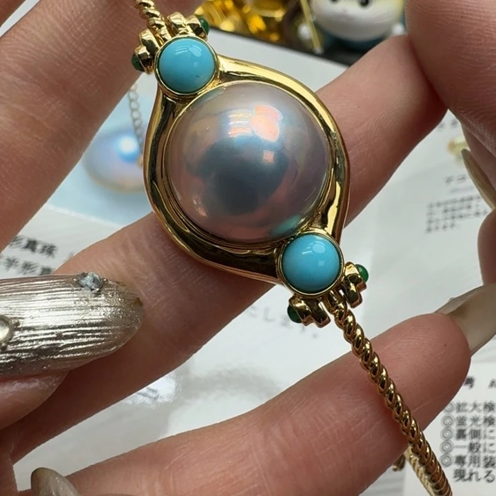 拼合珍珠（马贝珠）18K金镶嵌手镯