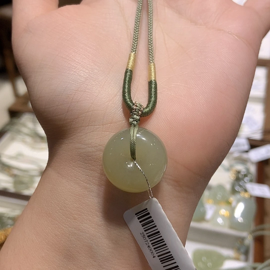 颈饰未镶嵌和田玉淺*