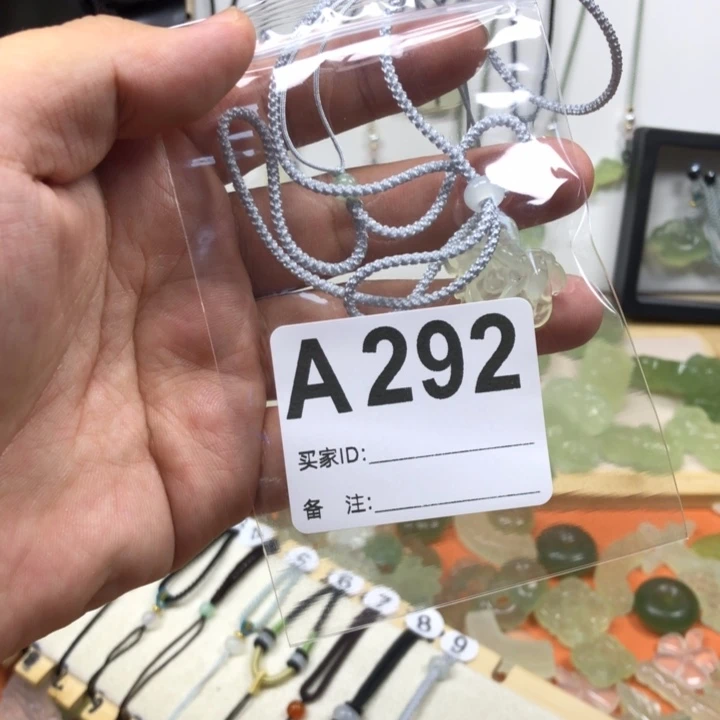 蛇纹石玉合金颈饰兮**.