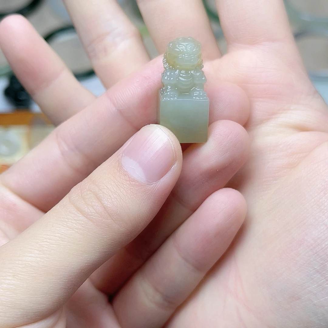 和田玉印章。k k未镶嵌若*