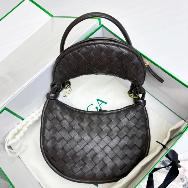 95新/包包/葆蝶家/250116LL0039