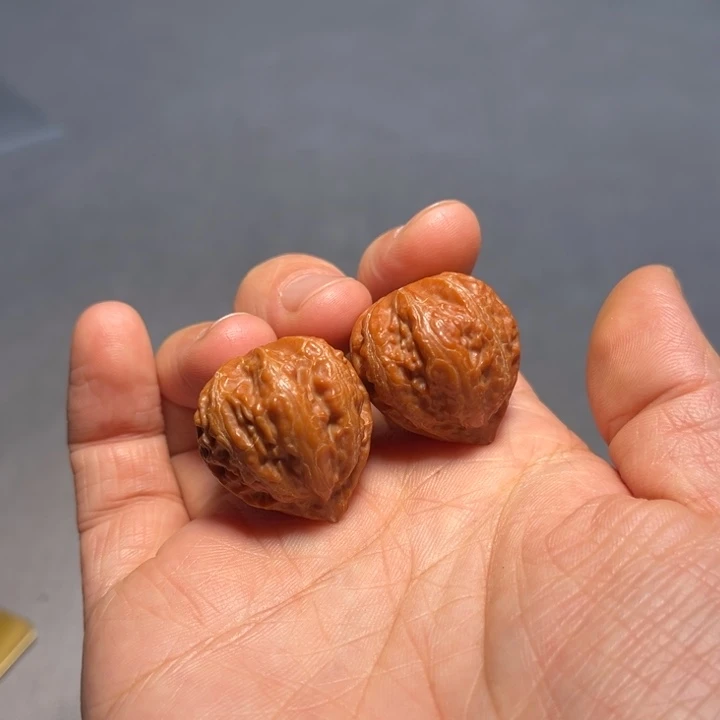 文玩核桃把件桃心8485