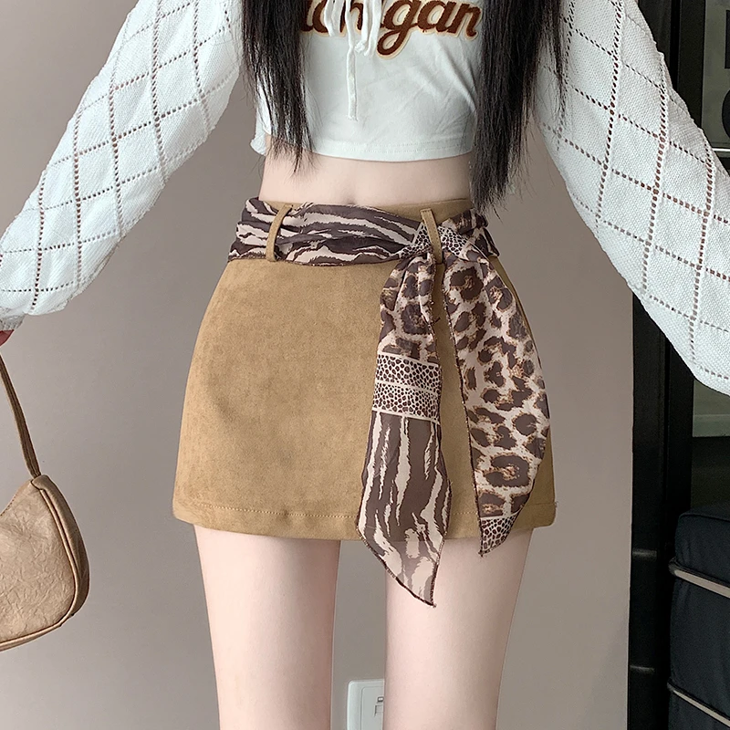 辣妹鹿皮绒配丝巾半身裙女秋季新款显瘦高腰皮裙小众时尚短裙