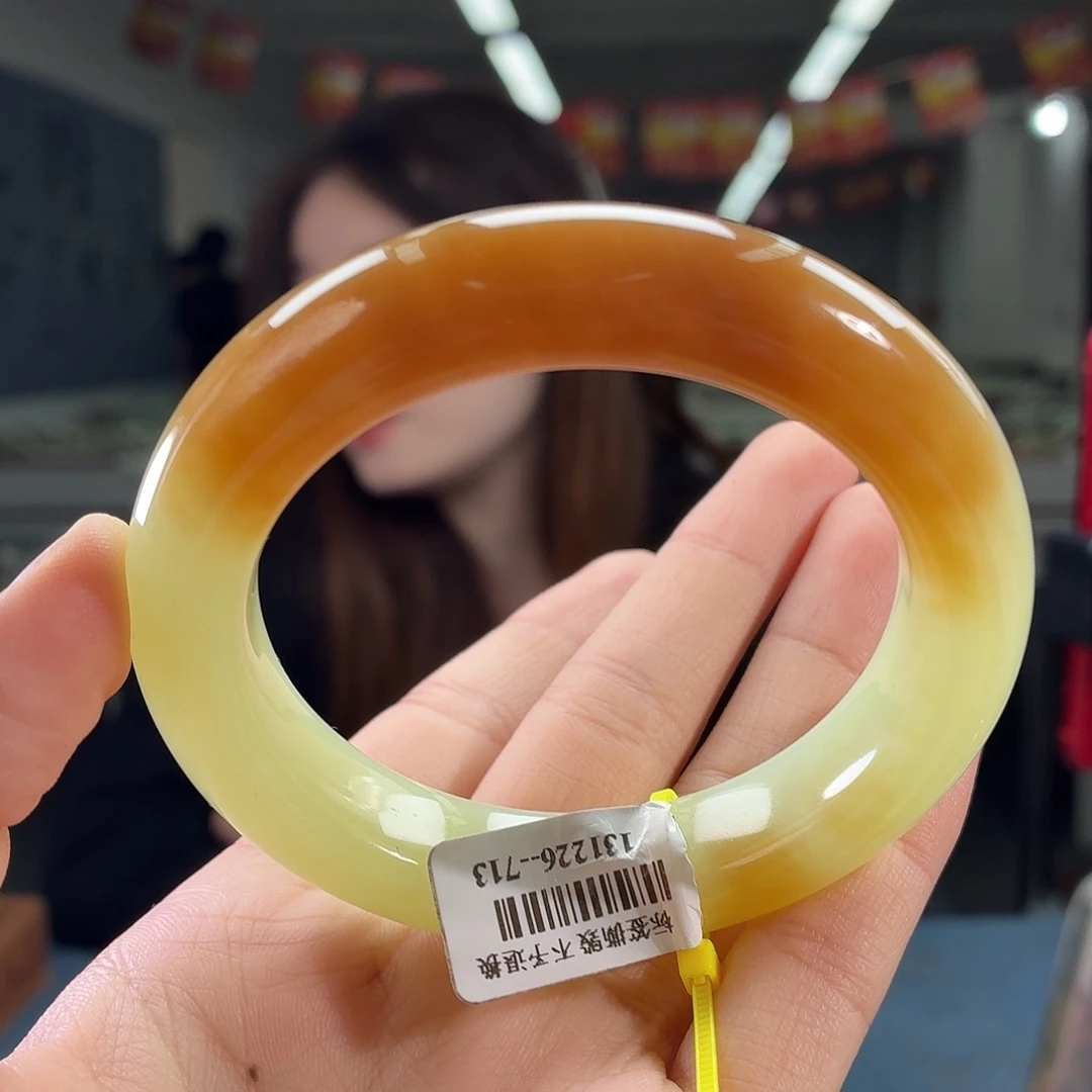 未镶嵌手镯和田玉5556