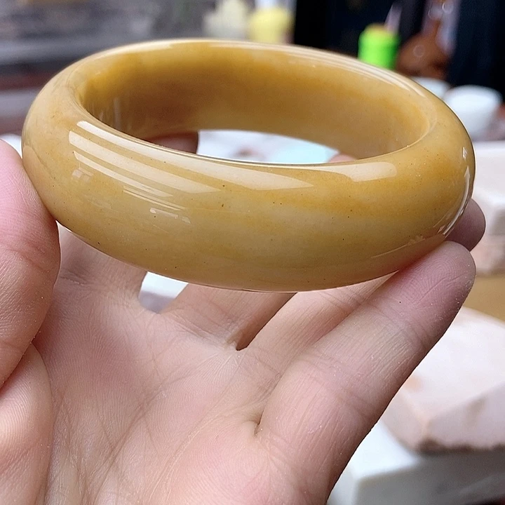 石英质玉手镯未镶嵌完*