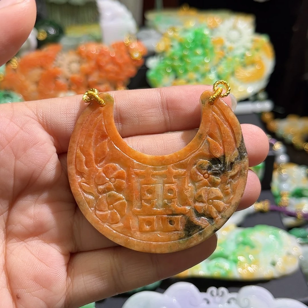 翡翠未镶嵌颈饰待编织