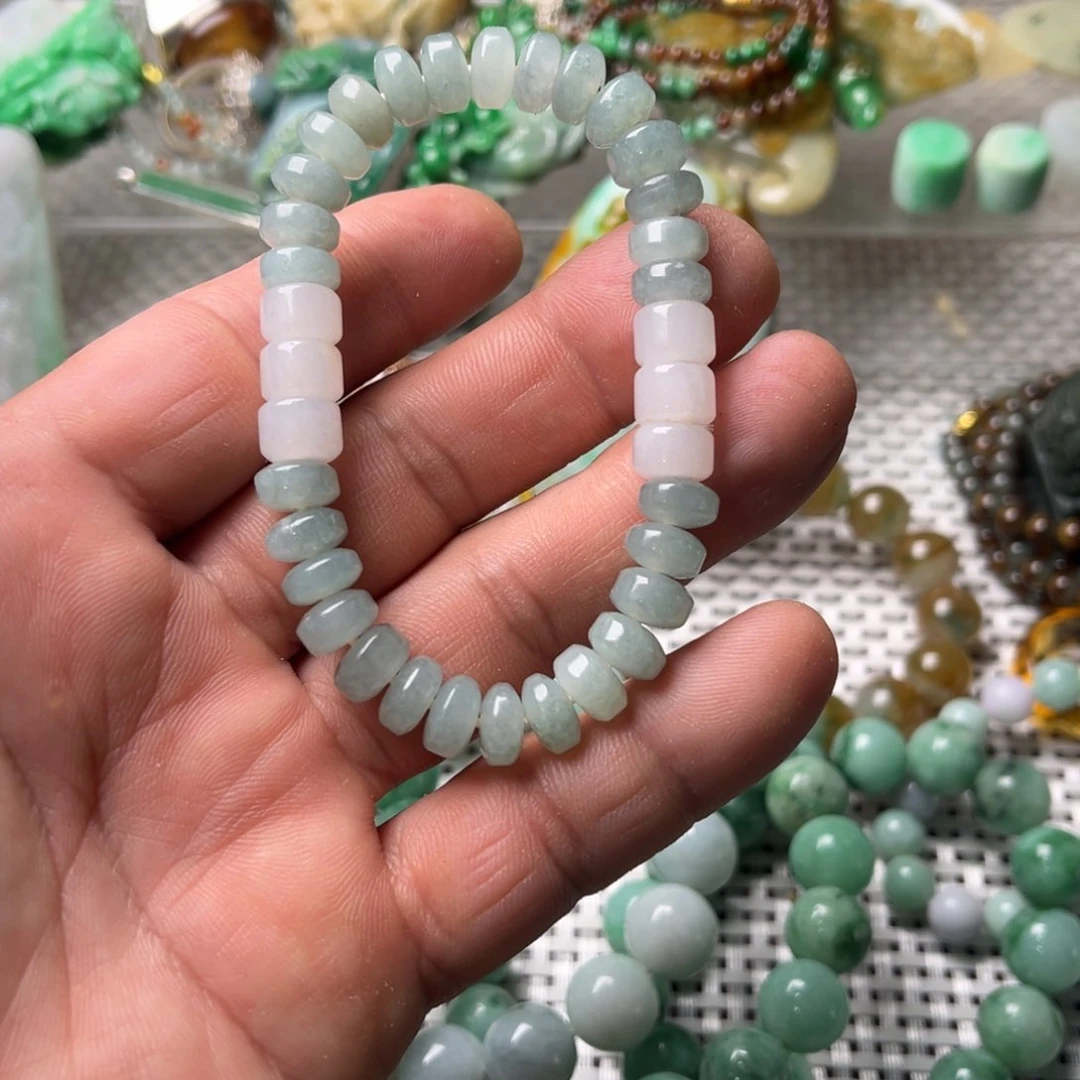 翡翠颈饰未镶嵌翡翠