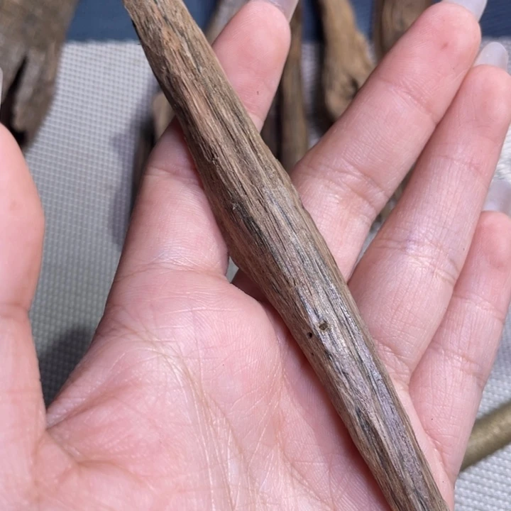 雷***沉香越南纽结土埋2.6克