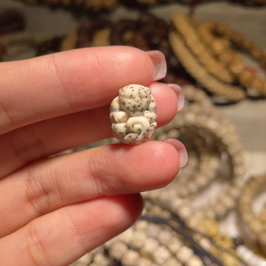 星月菩提吊坠雪豹大尺寸