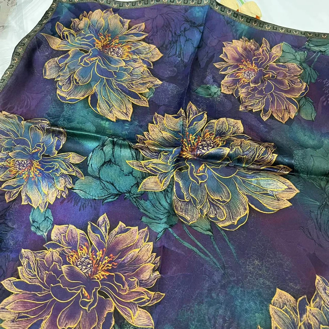 70香云纱方巾-纤花月 湖丝30姆米65cm丝巾 035