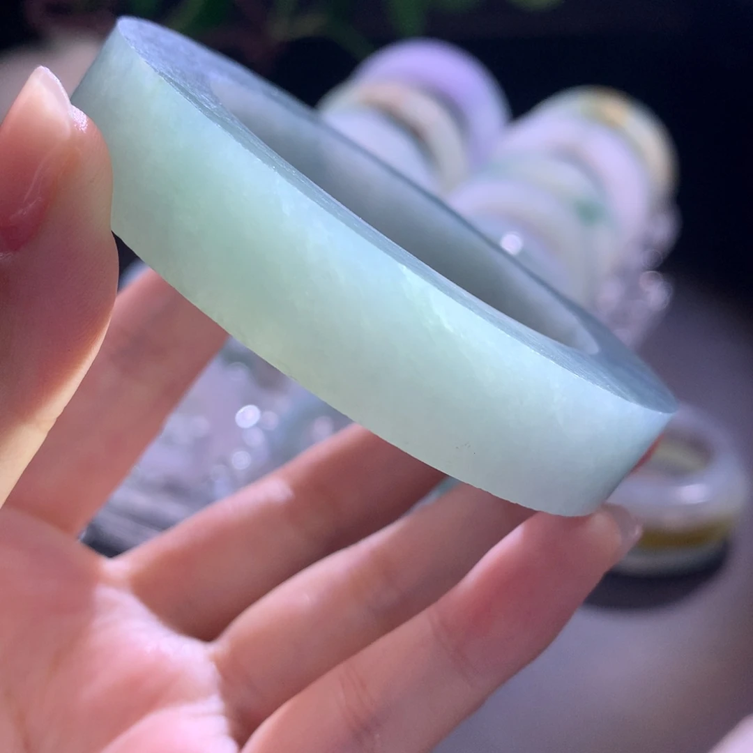 未镶嵌翡翠手镯定制翡翠