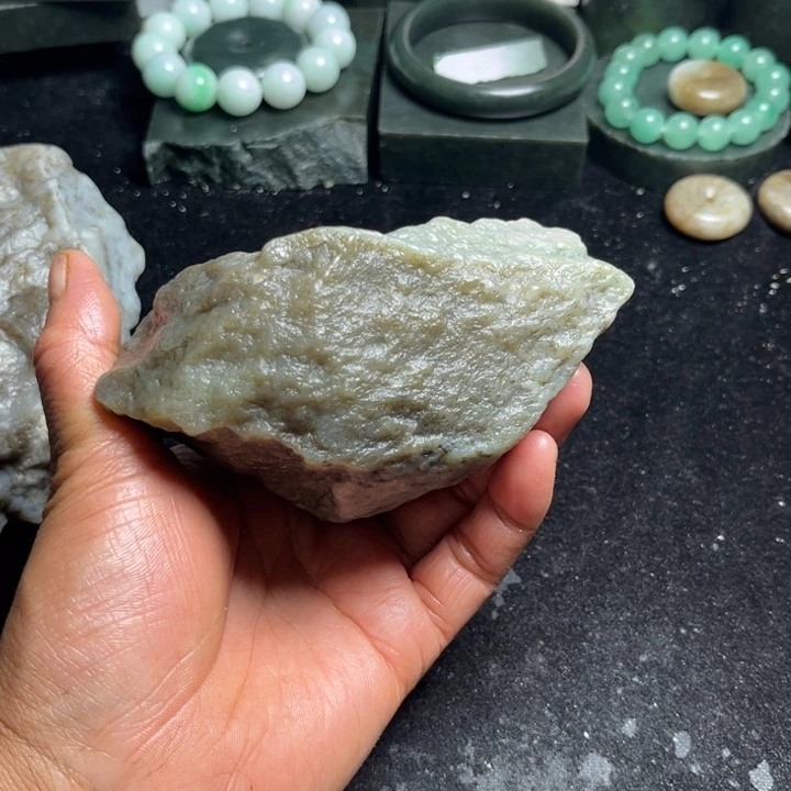 和田玉（糖玉）未镶嵌珠宝奇石