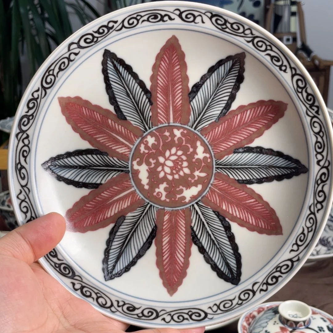 青花釉里红芭蕉叶壶承