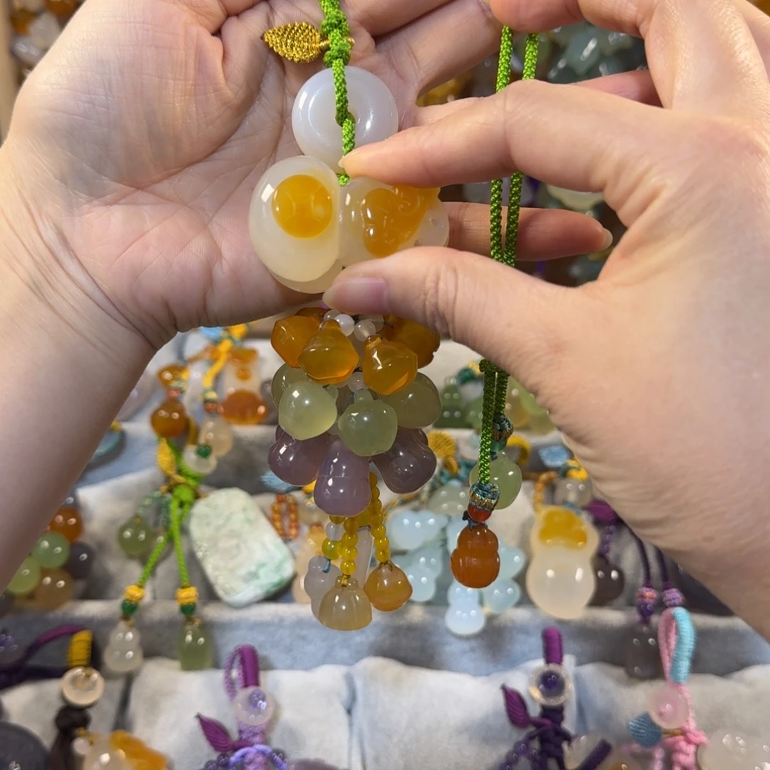 微***虹玛瑙/玉髓汽车挂件未镶嵌