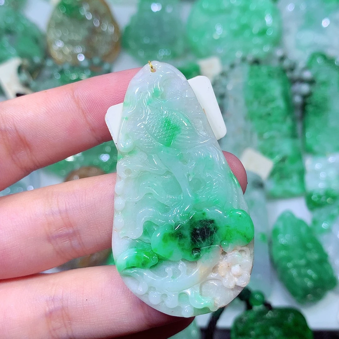 吊坠(不含链)未镶嵌翡翠