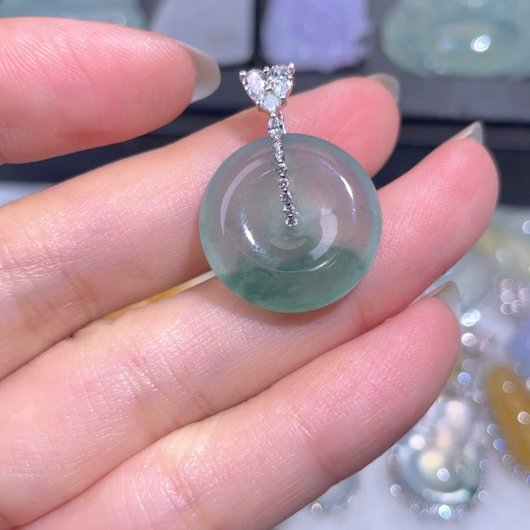 颈饰18K金镶嵌翡翠翡翠