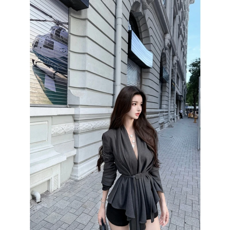 辣妹风时尚高级感系带收腰开衫外套女秋季气质小众显瘦短裤两件套