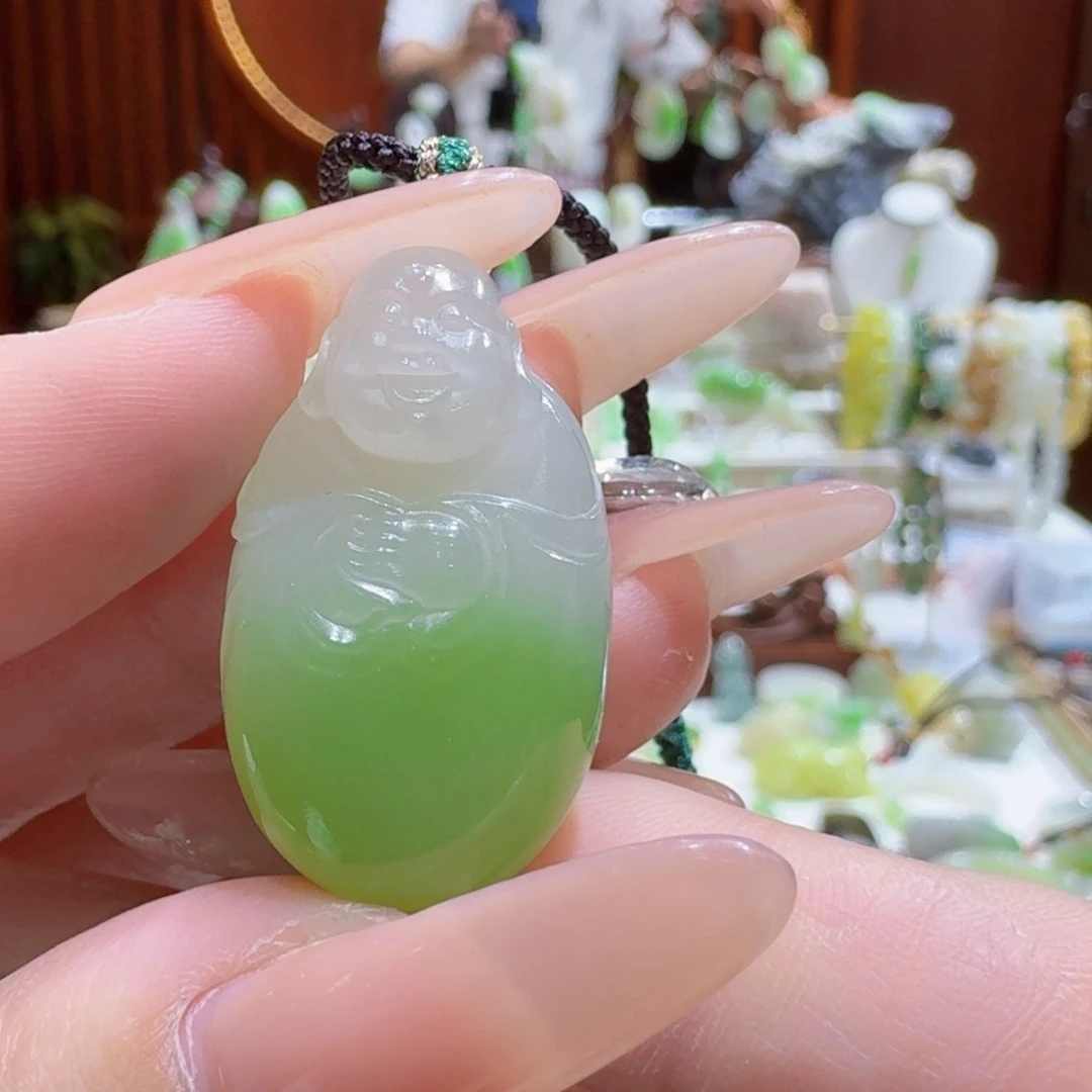 和田玉（翠青玉）未镶嵌挂件翠青抱抱佛