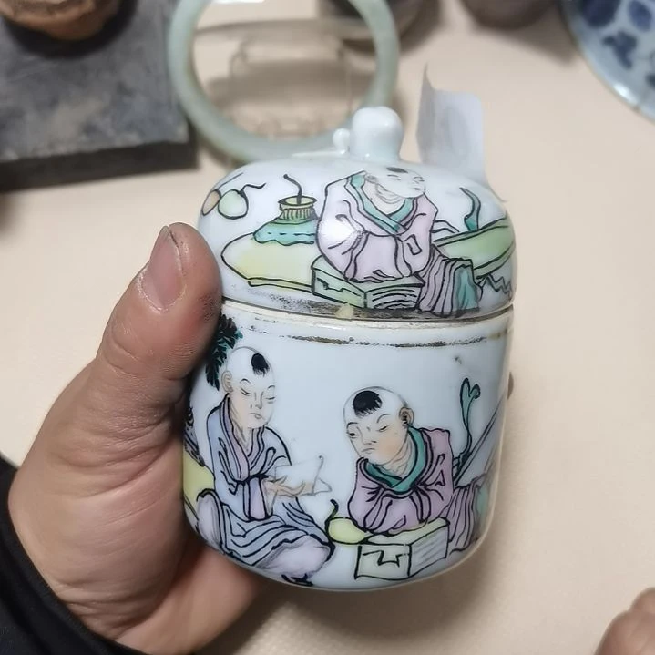 壶浅绛彩人物温酒器