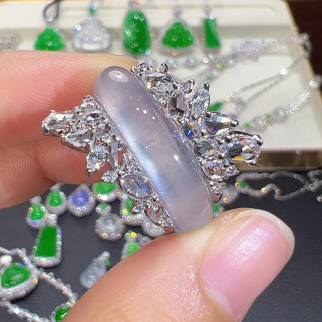 翡翠18K金镶嵌戒指