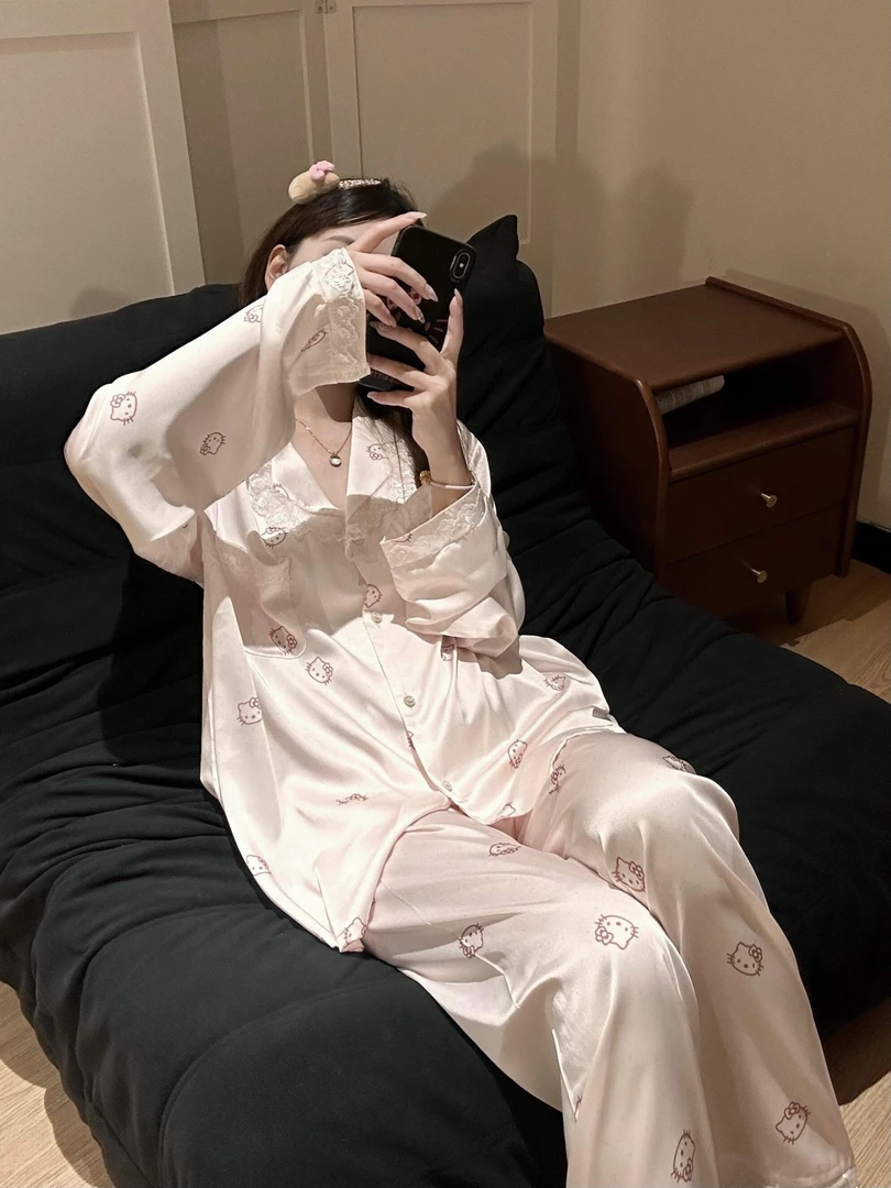大码冰丝绸缎kitty猫睡衣女春秋季甜美日系家居服学生宽松长袖款