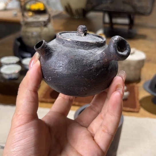 景德镇鱼和熊手工陶艺