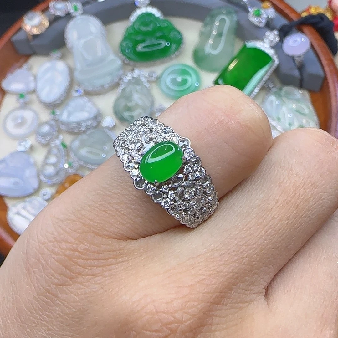 18K金镶嵌戒指翡翠天然翡翠