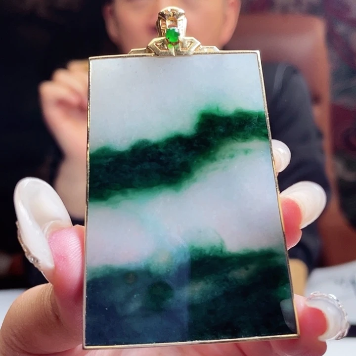 翡翠未镶嵌颈饰CC you