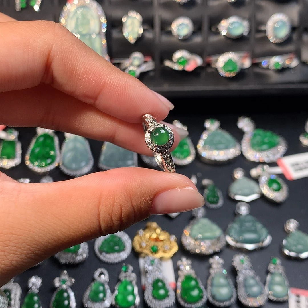 翡翠未镶嵌戒指戒指